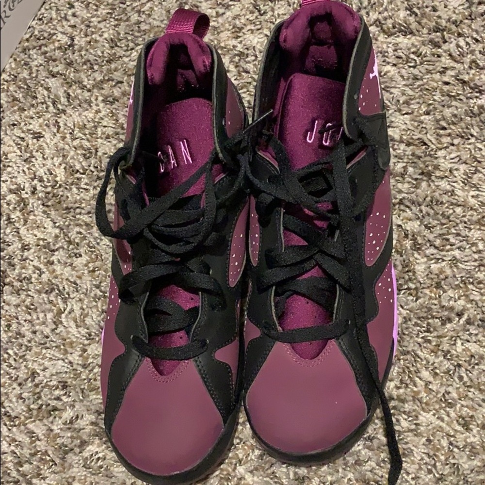 Retro Jordan Mulberry 7s